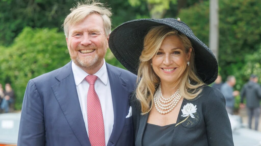 La reina Máxima canaliza el viejo glamour de Hollywood con perlas durante la llegada real a Venecia