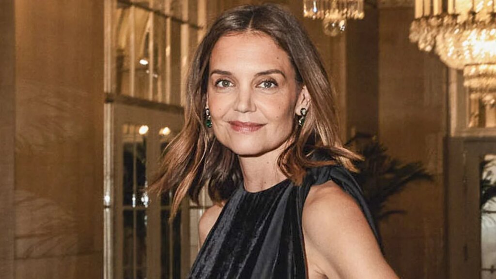 Estilo primaveral de Katie Holmes en fotos: elegancia sin esfuerzo, tonos neutros y moda urbana de Nueva York bien hecha