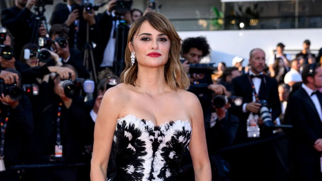 Penélope Cruz sorprende en Cannes con el archivo de Georges Chakra