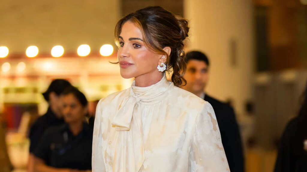La fórmula de moda atemporal de la reina Rania: el estilo gobierna detrás de su elegante guardarropa real