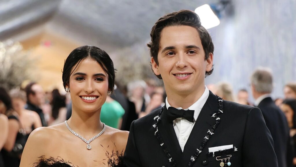 Marcello Hernández honra sus raíces en la Met Gala junto a su novia Ana Amelia Batlle Cabral