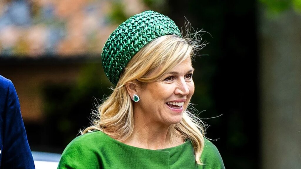 La reina Máxima triunfa con un elegante traje de falda verde tras su escapada a Venecia