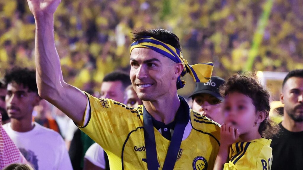 Cristiano Ronaldo gana el título con Georgina y niños a su lado