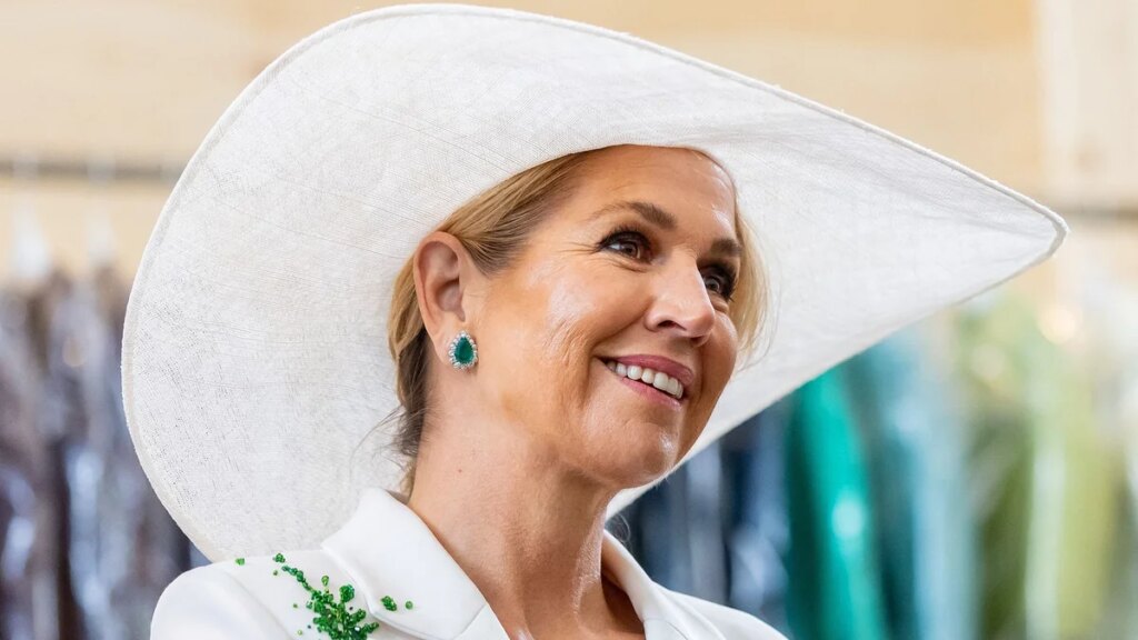El dramático look blanco de la Reina Máxima llegó con un giro sorprendente