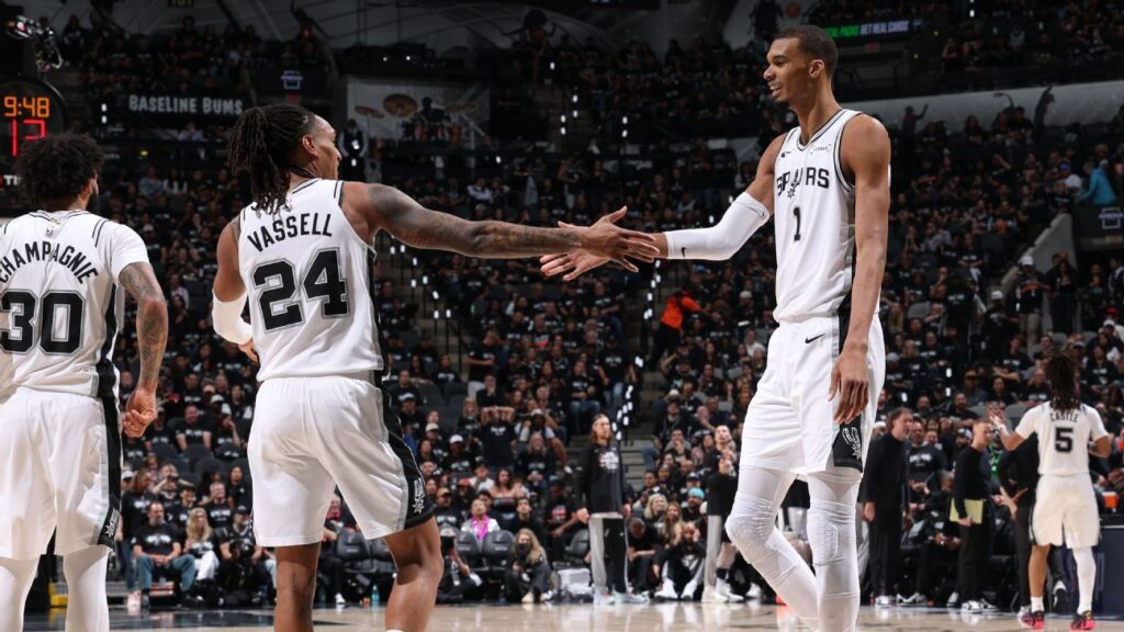 Los Spurs dejan a Wolves con su peor derrota en playoffs para empatar la semifinal