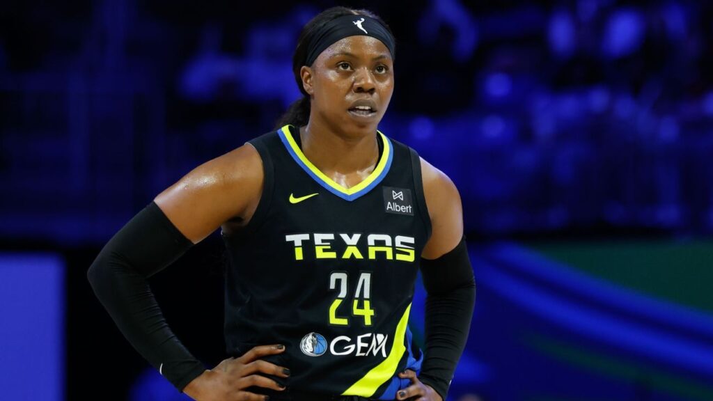 Retirado cargo de agresión contra Arike Ogunbowale, de Wings