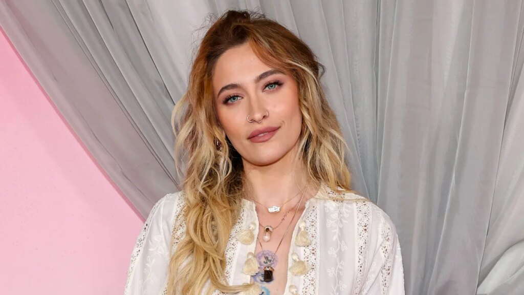 Paris Jackson buscó ayuda médica después de que sus seguidores señalaran detalles ‘extraños’ sobre su cuello