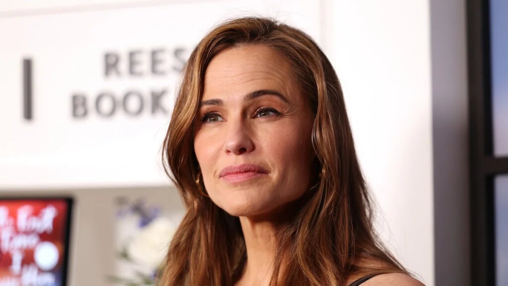 Jennifer Garner revive el debate sobre el gran flequillo con un carrusel de pelo retro