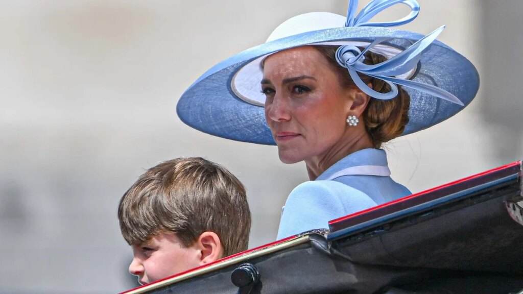 Kate Middleton reacciona después de que los manifestantes antimonárquicos la abuchearan durante Trooping the Color 2026