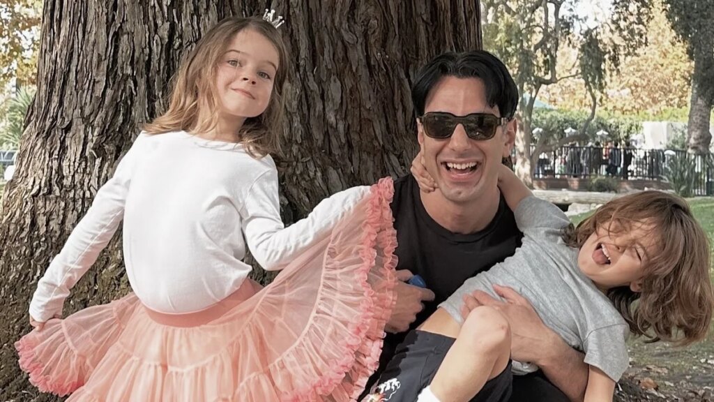 Ricky Martin reacciona al dulce video de Jwan Yosef de Son Renn y una mariposa