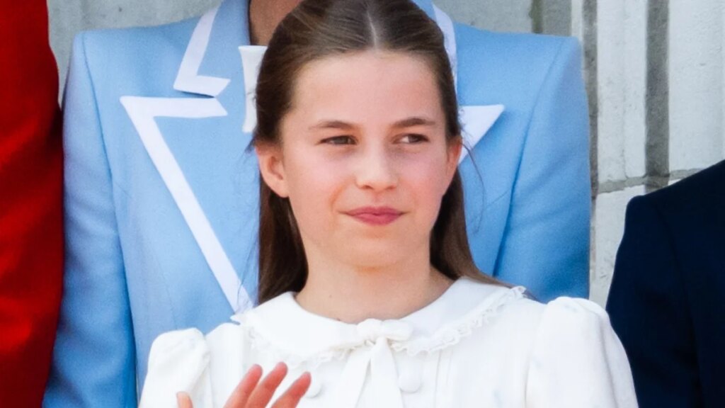 La evolución del cabello de la princesa Charlotte revela un parecido cada vez mayor con Kate Middleton: desde trenzas inspiradas en la emperatriz Sissi hasta ondas reales