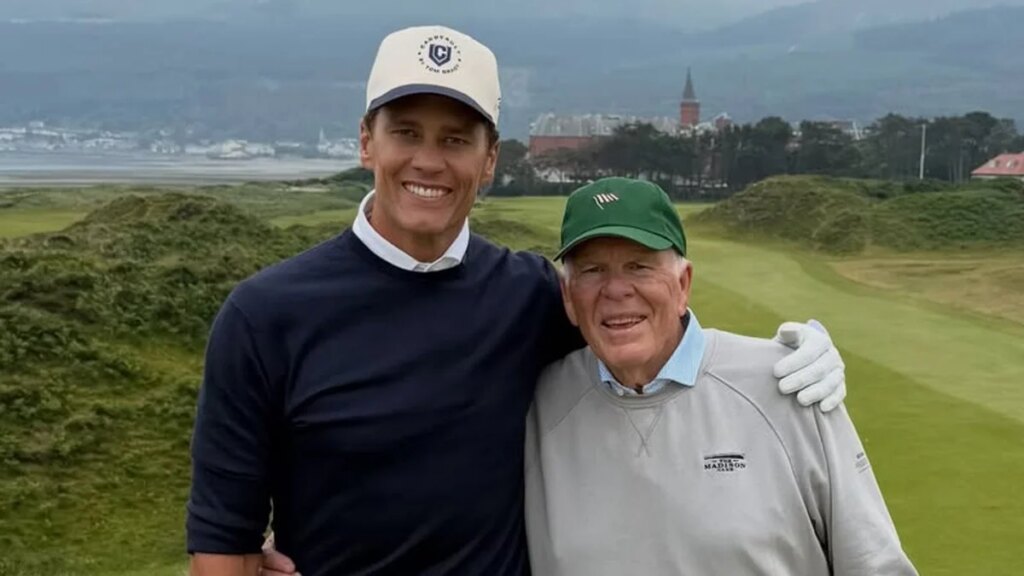 Tom Brady llama a papá su ‘ídolo y héroe’ en un viaje de golf a Irlanda para el Día del Padre