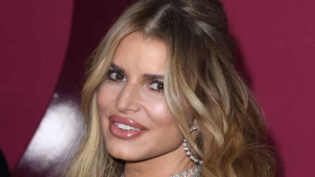 Jessica Simpson insinúa que podría volver a estar soltera después de revelar que sus mensajes directos están abiertos