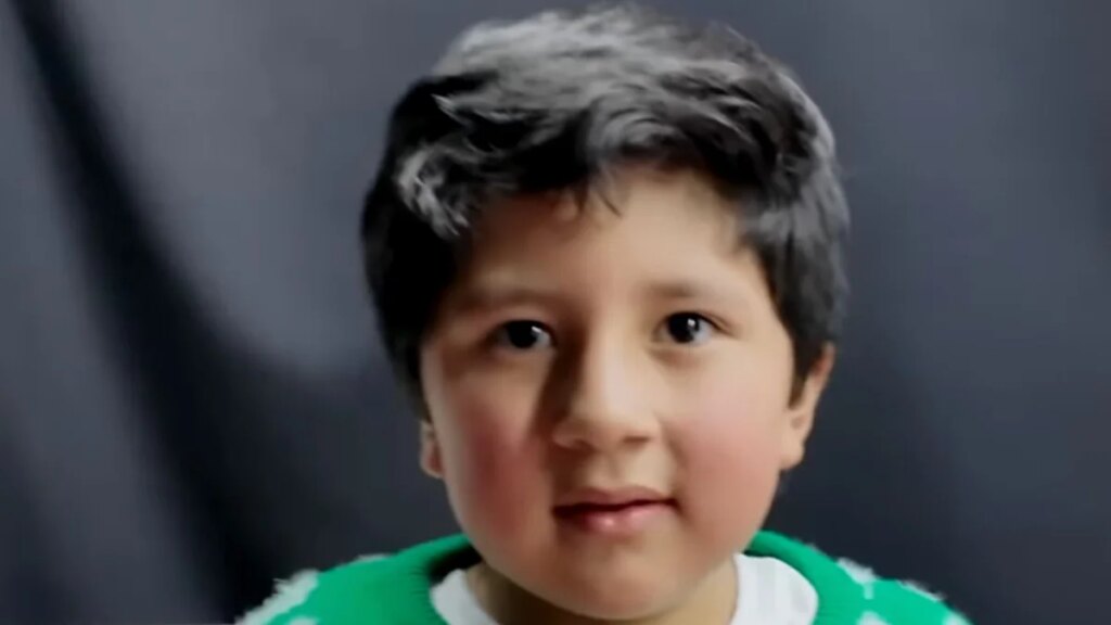 Cómo un suéter navideño ayudó a un joven aficionado de México a capturar el corazón de la Copa del Mundo