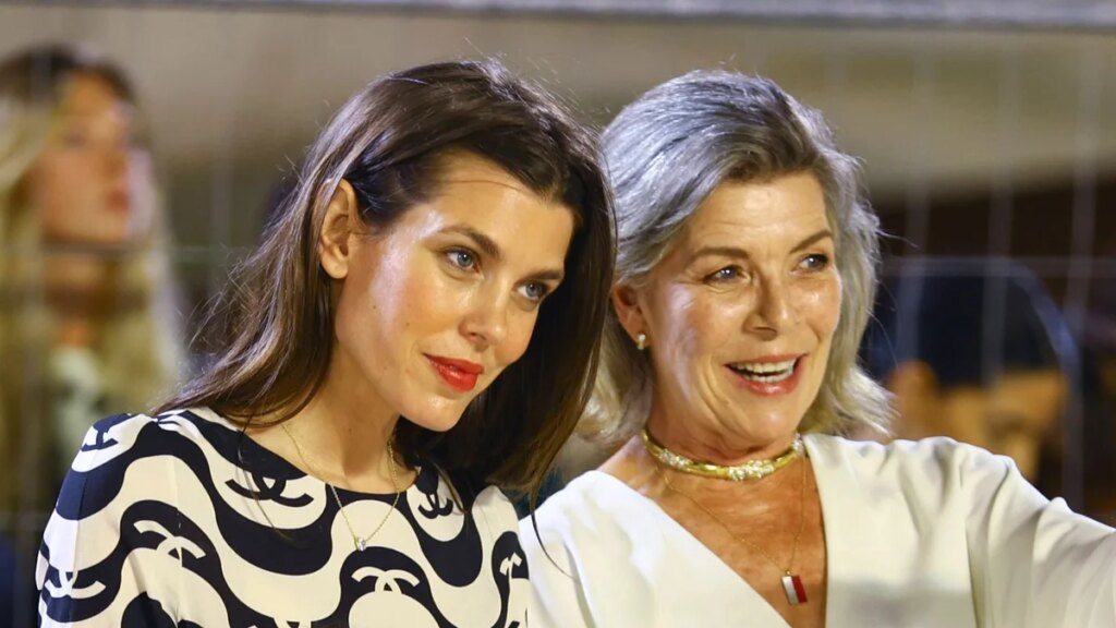 Charlotte Casiraghi habla sobre las presiones infantiles de ser hija de la princesa Carolina de Mónaco