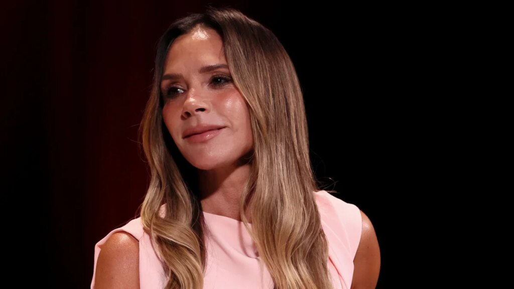 Cómo el look icónico de Victoria Beckham en la Copa del Mundo desató el fenómeno WAG