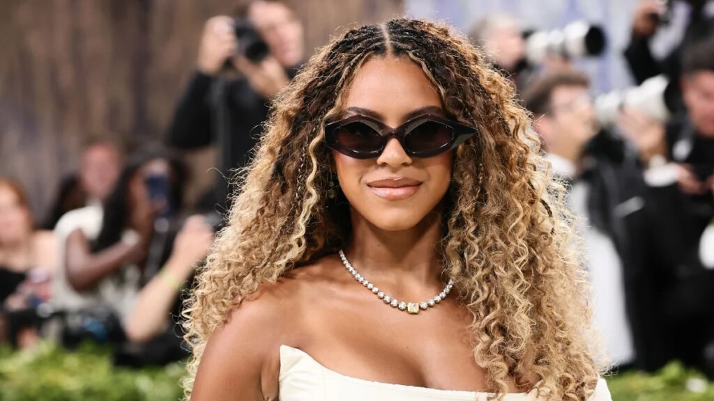Blue Ivy Carter cambia las cosas con una trenza de cola de caballo rubia hasta la cintura