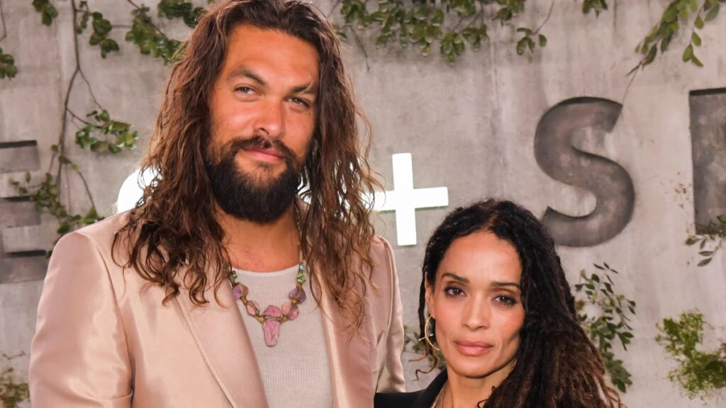 Jason Momoa y Lisa Bonet se reencuentran años después del divorcio para la graduación de su hija Lola