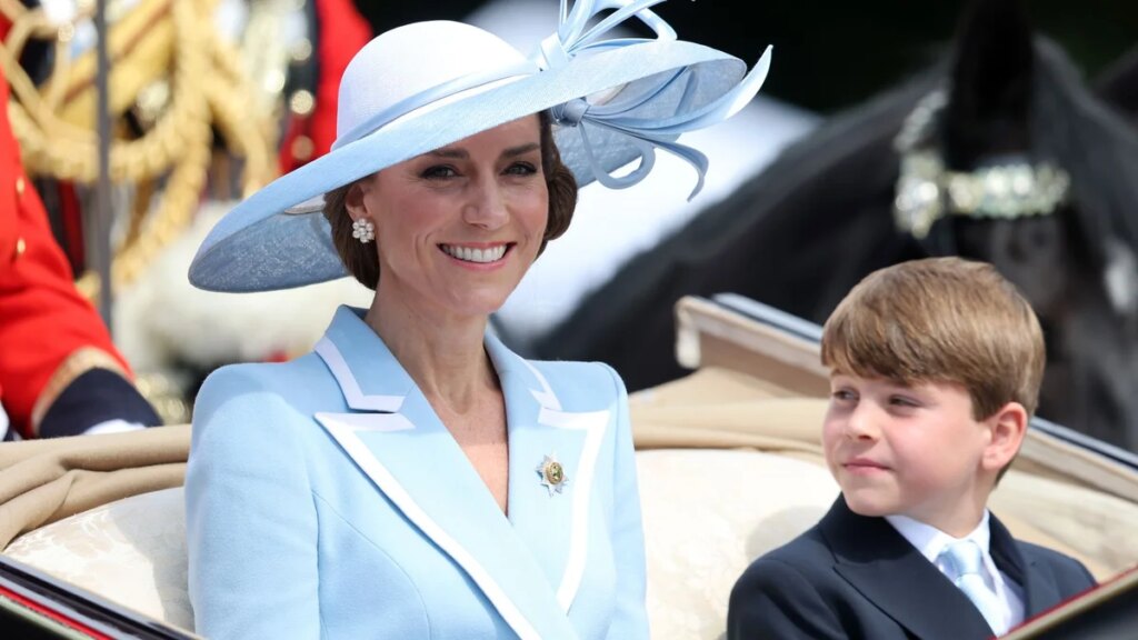 El look Trooping the Color 2026 de Kate Middleton presenta un espectacular broche joya