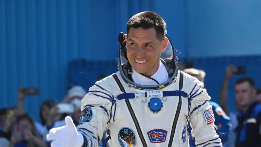 El astronauta latino de la NASA, Frank Rubio, hará historia en la misión Artemis III