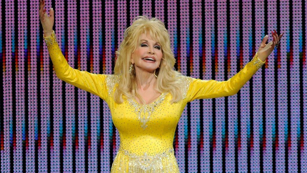 Dolly Parton vuelve a ser el centro de atención tras problemas de salud y cancelación de residencia