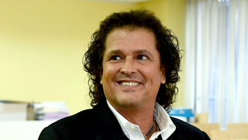 El amigo de Shakira, Carlos Vives, rompe el silencio sobre la polémica viral del ‘Me gusta’ de Piqué y Clara Chía