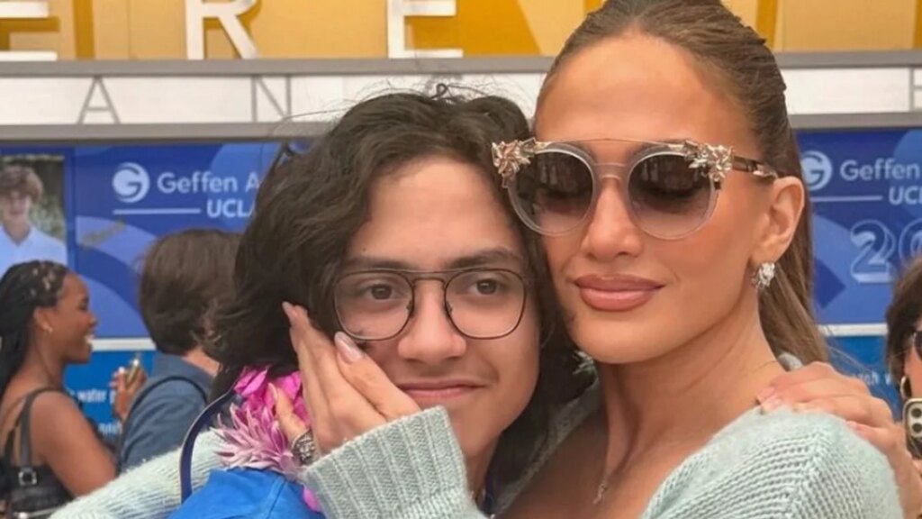 Jennifer Lopez se pone nostálgica al compartir nuevas y emotivas fotos con los gemelos Max y Oskar después de graduarse