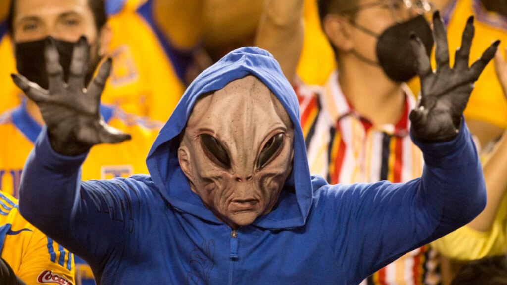 Un psíquico brasileño responde después de que los extraterrestres no aparecieran durante el partido de la Copa Mundial Brasil vs. Escocia