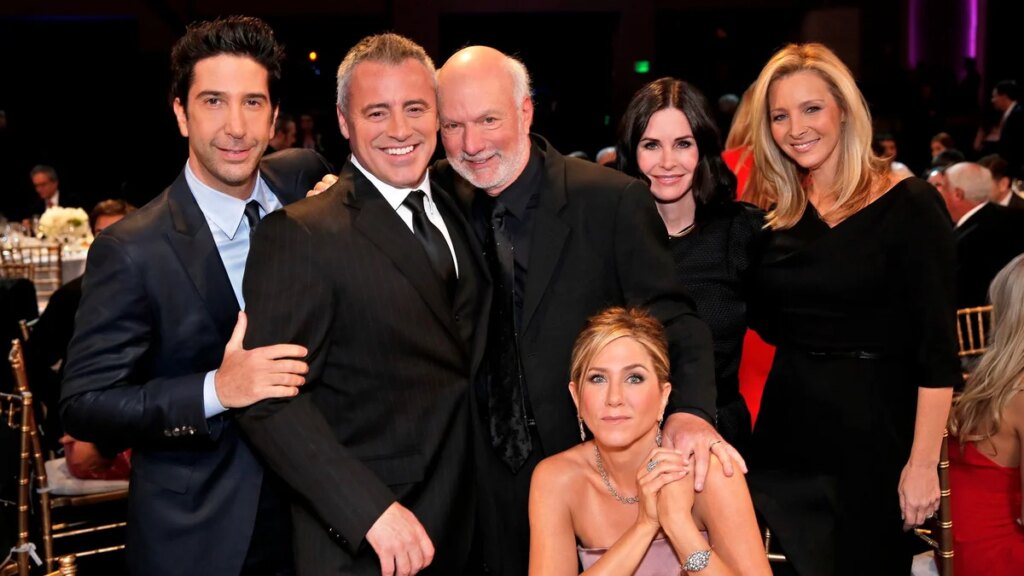El alumno de ‘Friends’ Matt LeBlanc y Lisa Kudrow rinden homenaje al legendario director de televisión James Burrows tras su muerte
