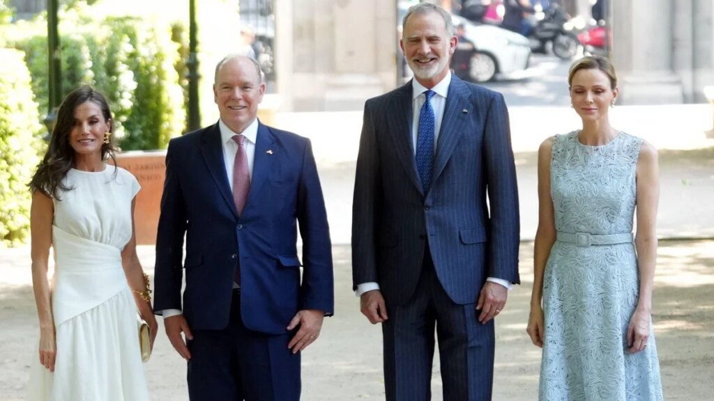 La reina Letizia y la princesa Charlene se reúnen con el rey Felipe VI y el príncipe Alberto de Mónaco en un histórico encuentro real: Imágenes y todos los detalles
