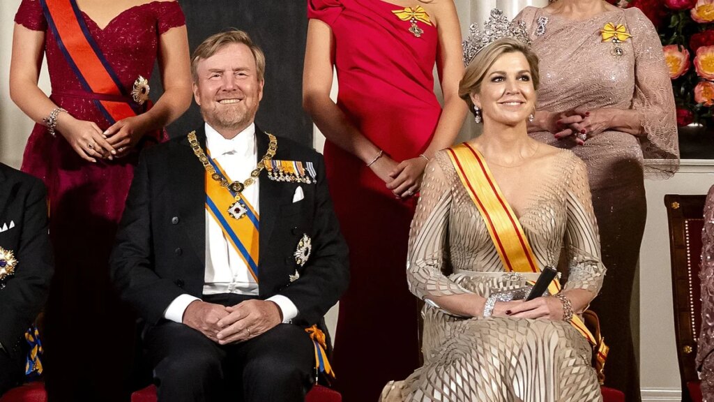 La Reina Máxima y sus hijas exhiben joyas históricas
