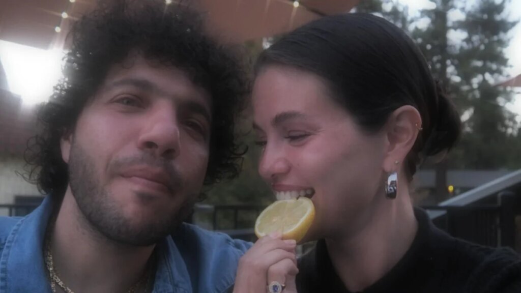 Selena Gomez comparte sentido carrusel de momentos especiales con Benny Blanco