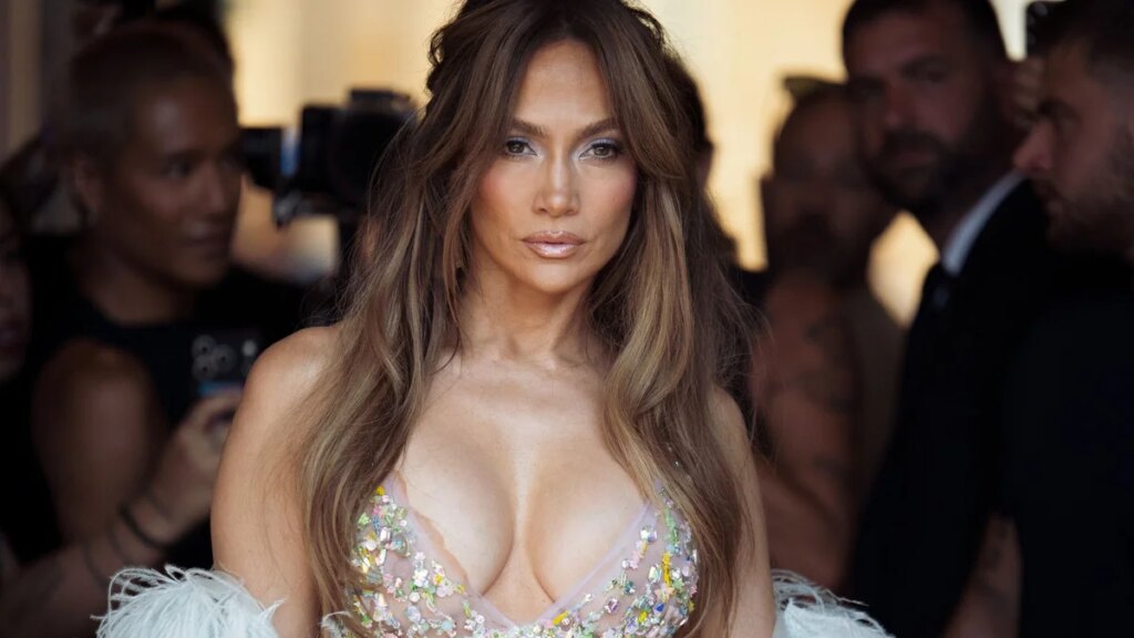 Jennifer López celebra su cumpleaños número 57 con un mensaje optimista
