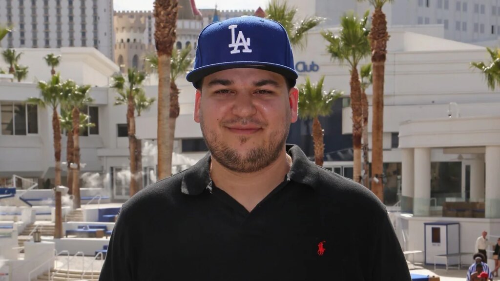 Rob Kardashian hace una rara aparición en las fotos de cumpleaños de Khloé Kardashian