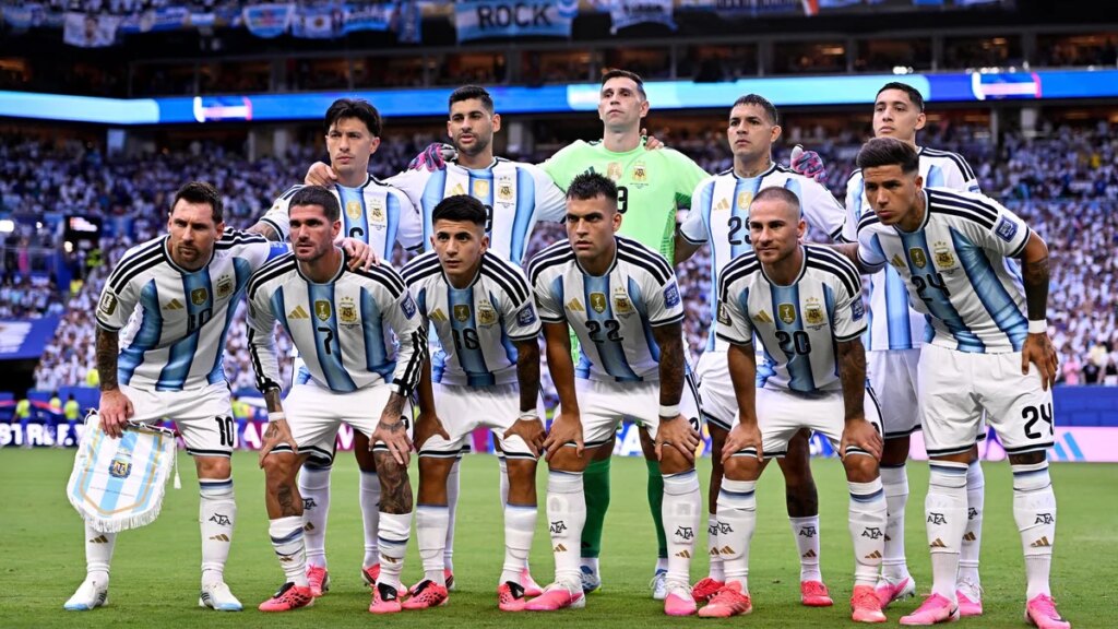 Explicación del significado del canto en el vestuario de la Copa Mundial de la FIFA Argentina 2026