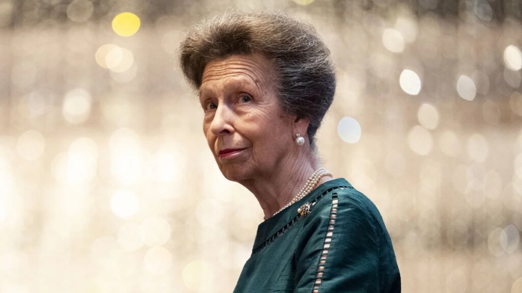 La última elección de joyería de la princesa Ana conlleva un conmovedor homenaje a la reina Isabel