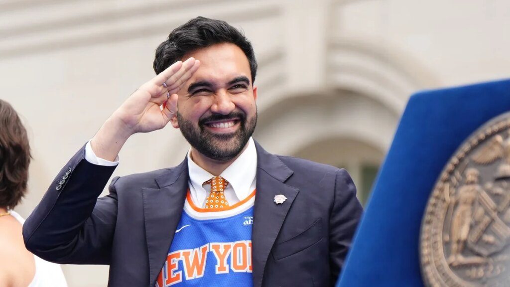 La ciudad de Nueva York lanza un canal de WhatsApp en español para compartir ‘chisme’ con los residentes hispanos