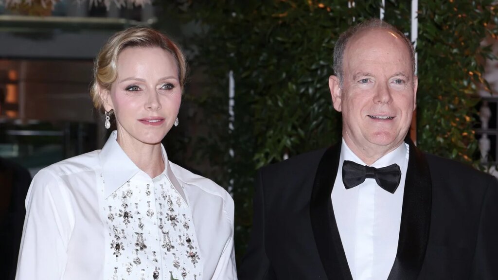 El príncipe Alberto y la princesa Charlène lanzaron rosas blancas al océano por este conmovedor motivo