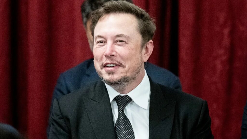Elon Musk se vuelve fiestero en la explosión privada de Starbase para celebrar su histórico estatus de billonario