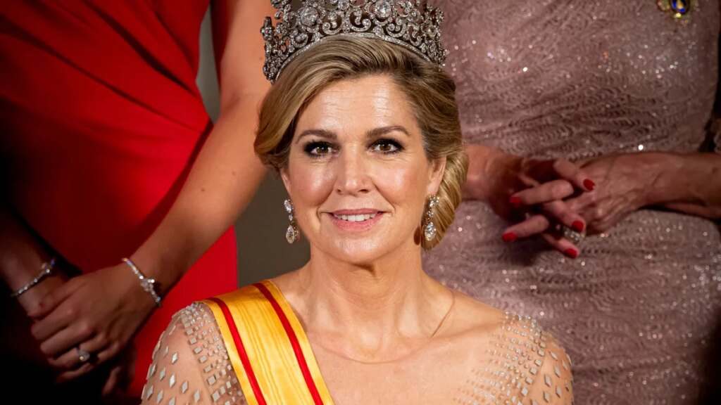 La reina Máxima viste un diseñador colombiano de inspiración tropical para su último compromiso real