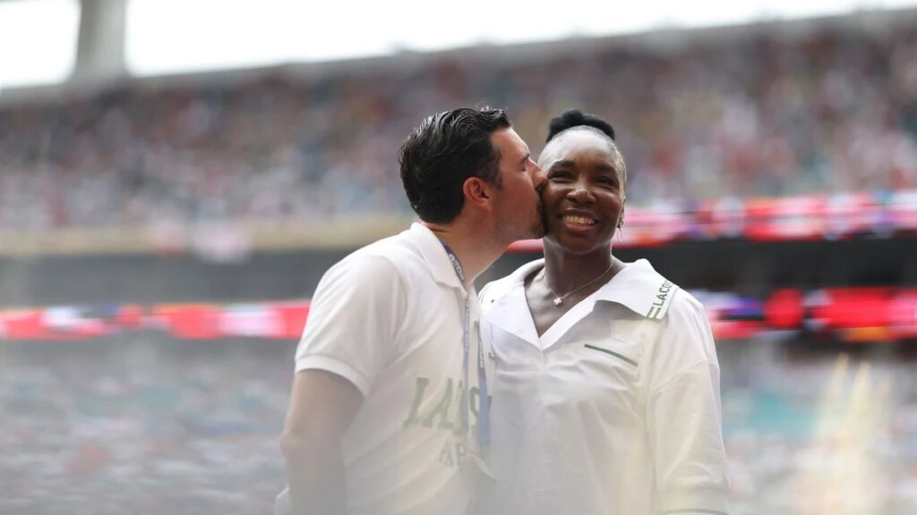 Venus Williams comparte dulces momentos con su nuevo esposo Andrea Preti en el partido de la Copa Mundial Inglaterra-Noruega
