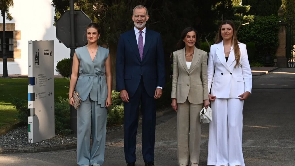 La Princesa Leonor se une al Rey Felipe y a la Reina Letizia en el gran día de la Infanta Sofía
