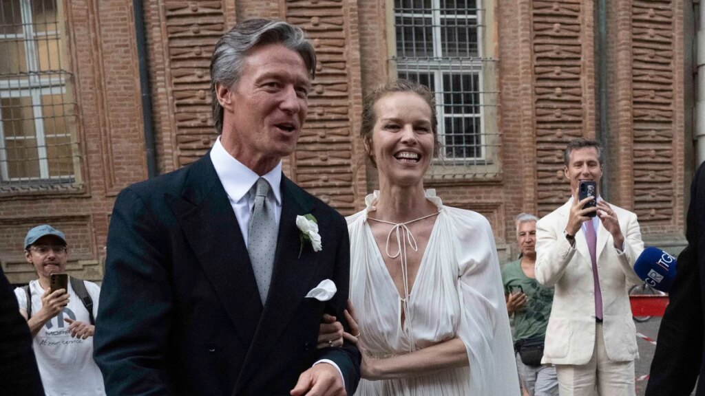 El ícono de Wonderbra Eva Herzigová se casa con Giorgio Marsiaj después de 25 años juntos