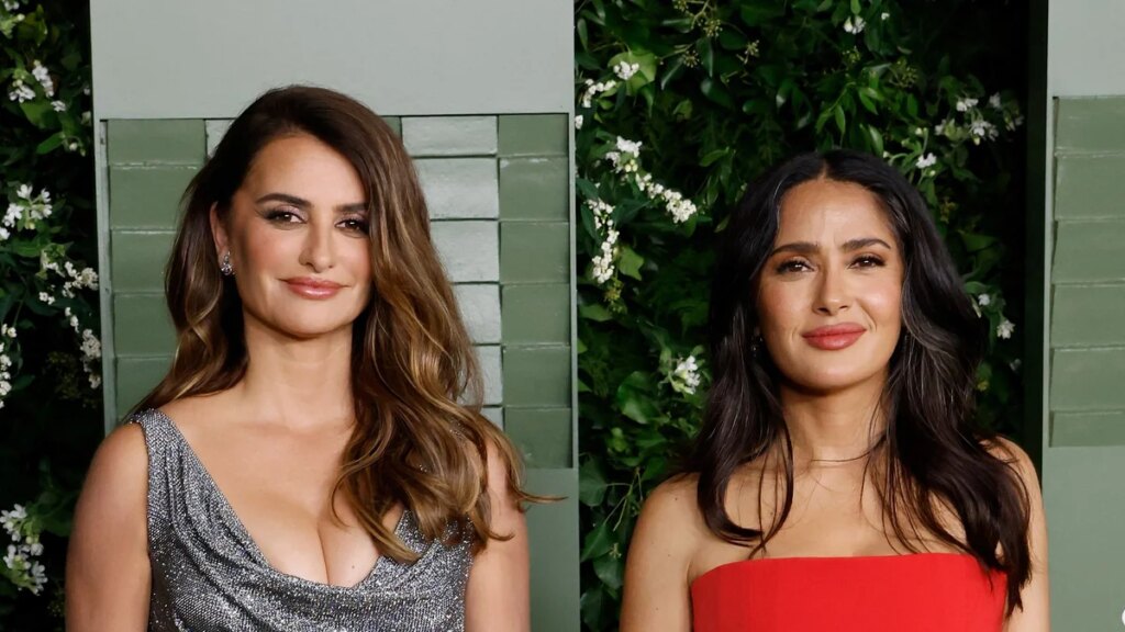 Penélope Cruz y Salma Hayek se vieron involucradas en una ‘loca’ emergencia de avión mientras vestían disfraces de payasos