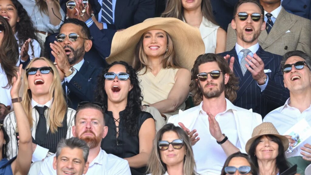 Jennifer López se convierte en el centro de atención con impecable look en Wimbledon