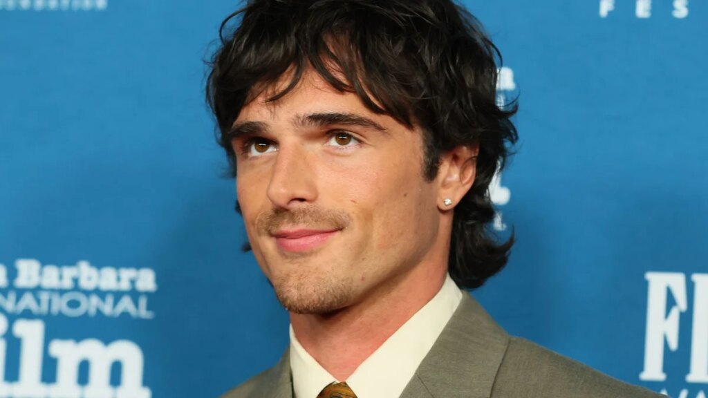 Jacob Elordi se une a Kendall Jenner y las Kardashian para una escapada a Idaho en nuevas fotos de verano en medio de un nuevo romance