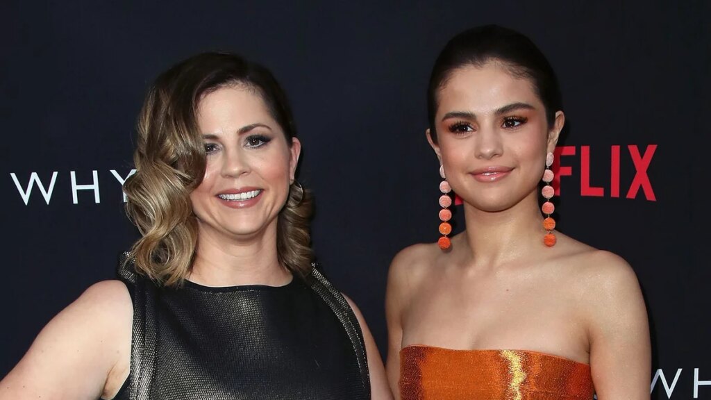 La madre de Selena Gomez, Mandy Teefey, explica una publicación desconcertante sobre sus hijas