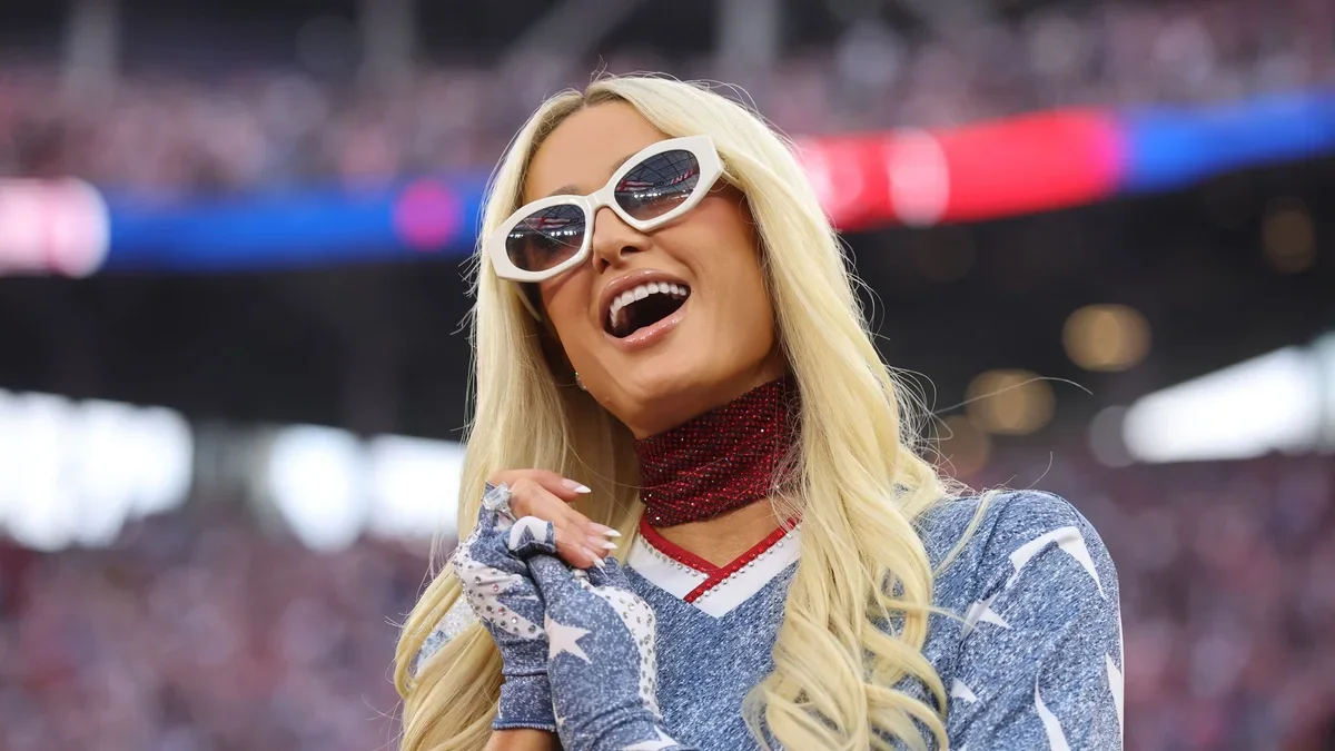 Paris Hilton posa con la bandera venezolana: ícono de la cultura pop podría visitar la nación pronto