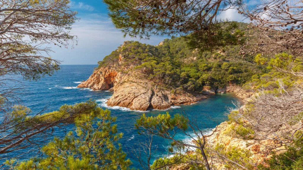 Las 10 calas de la Costa Brava que piden a gritos un chapuzón: dónde aparcar, cuándo ir y cuál elegir