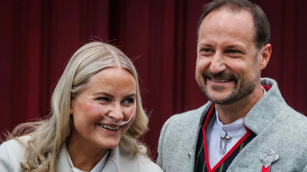 De Mette-Marit a Durek Verrett, la familia real de Noruega se reúne junto al lecho del rey Harald
